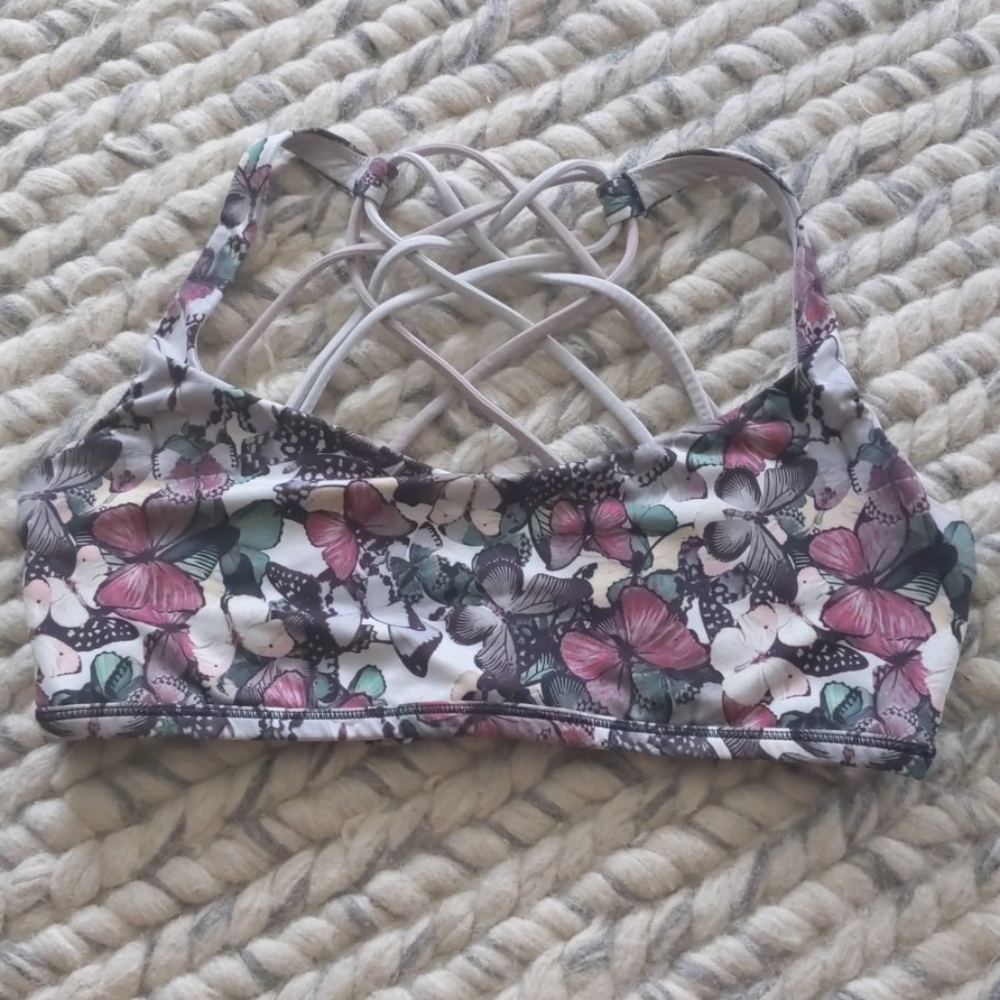 Lululemon free to be wild bra!